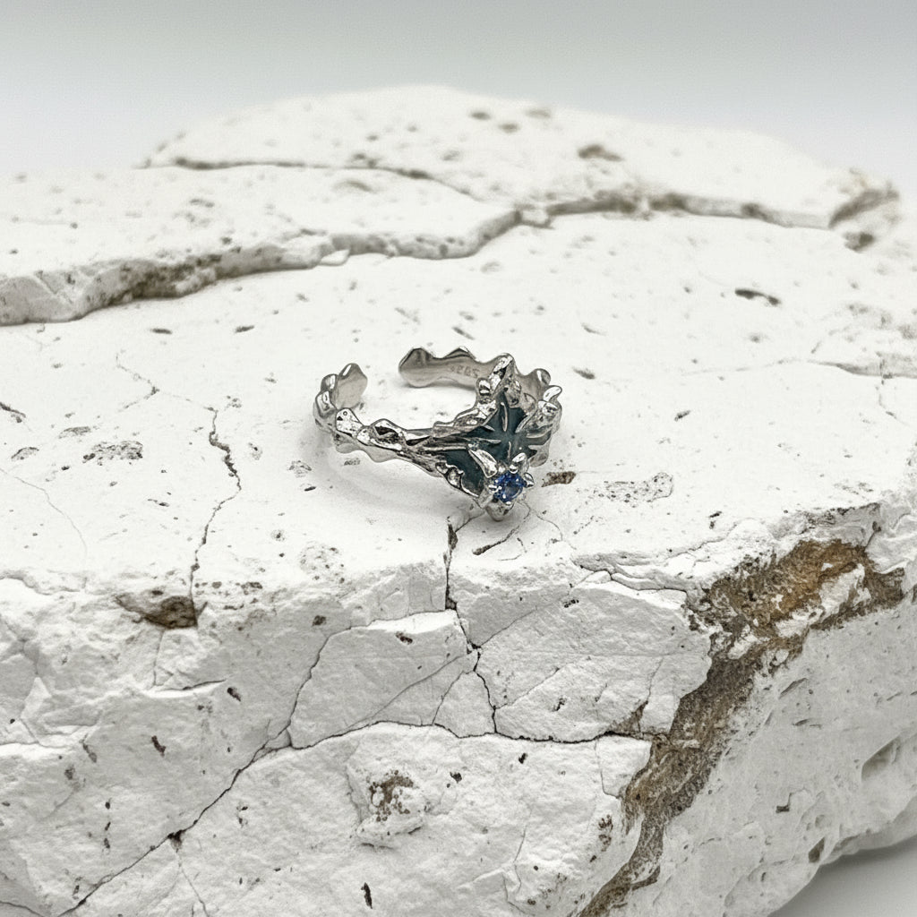 Vergoldeter Silberring mit Tropfen-Glasur-Design